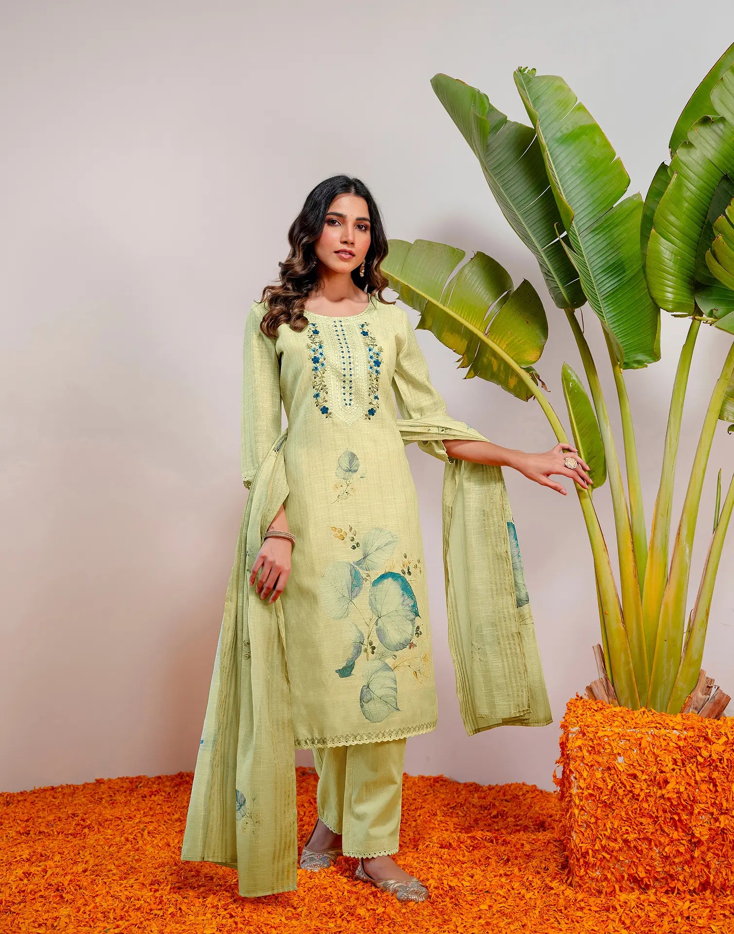 Skylee Linen Printed Straight 3 Piece Kurta Set For Woman
