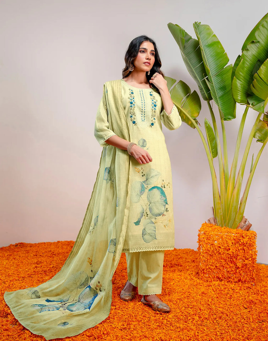 Skylee Linen Printed Straight 3 Piece Kurta Set For Woman