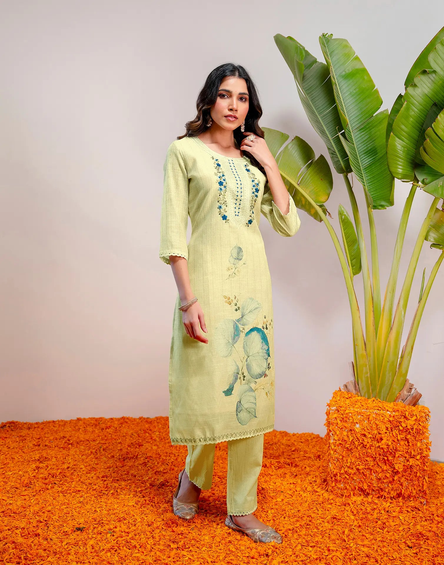 Skylee Linen Printed Straight 3 Piece Kurta Set For Woman
