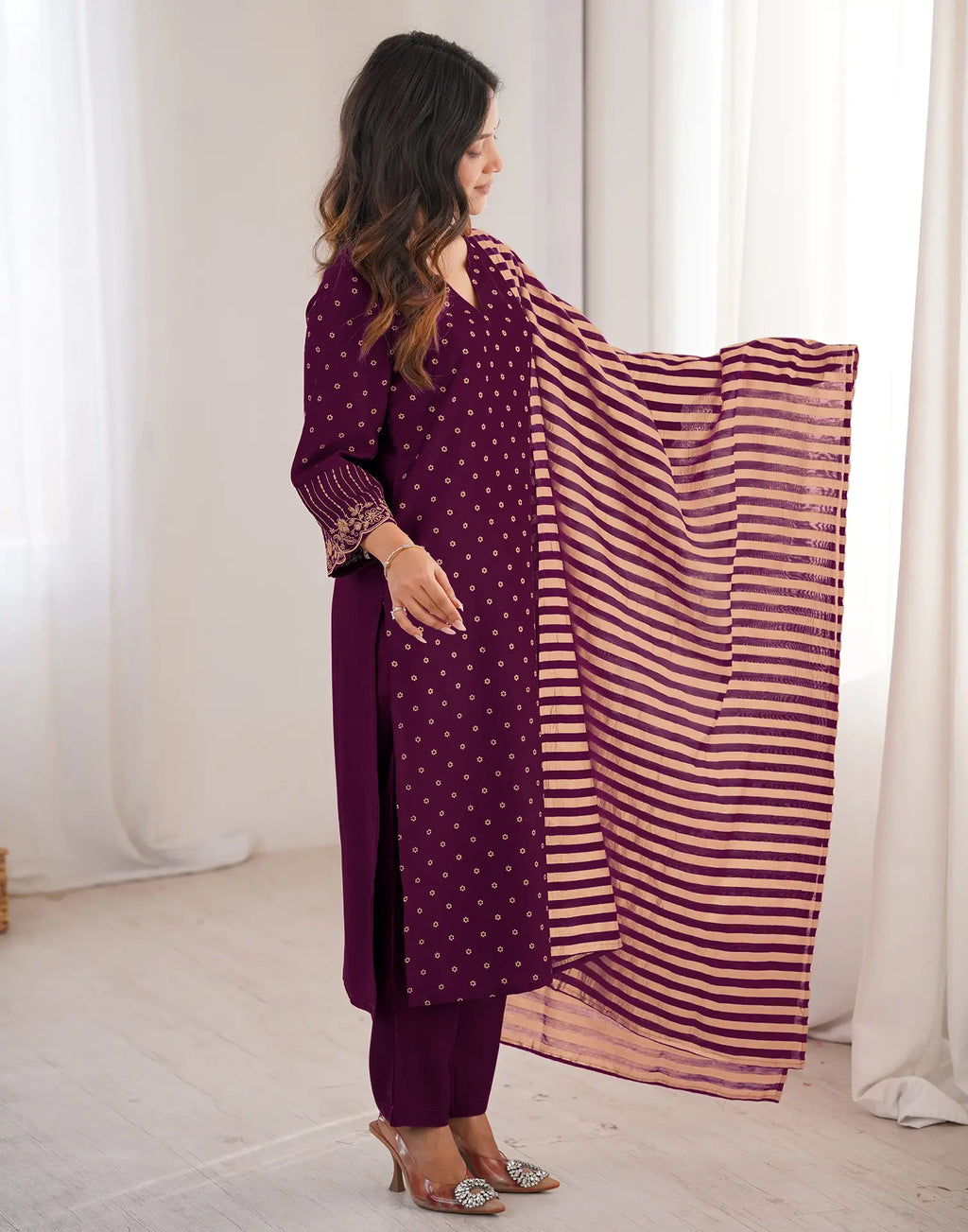 Skylee Chinnon Embroidered Straight 3 Piece Kurta Set For Woman