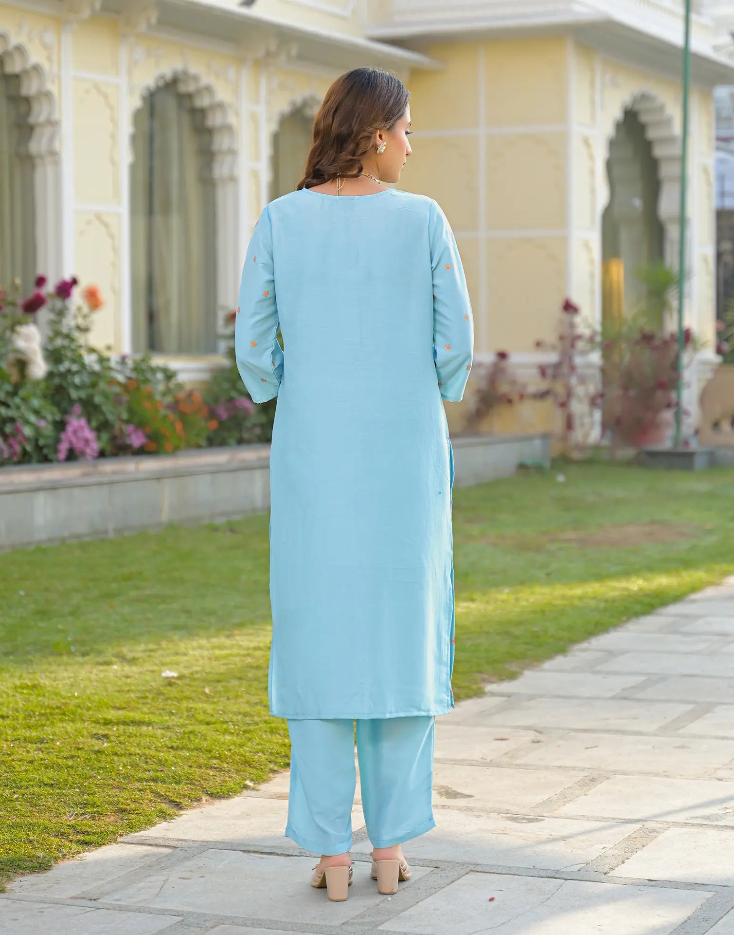 Skylee Chinnon Foil Print Straight 3 Piece Kurta Set For Woman