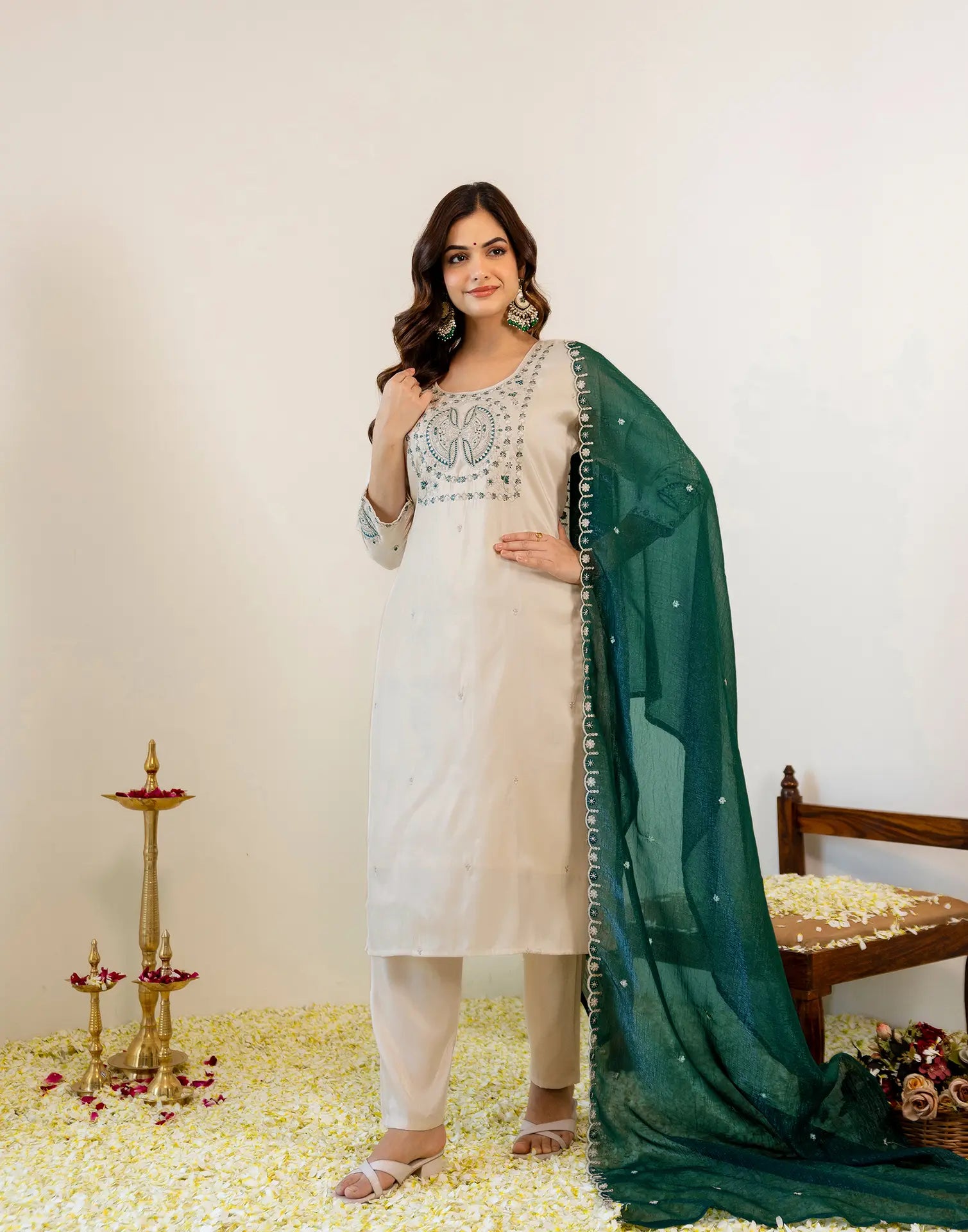 Skylee Shimmer Embroidered Straight 3 Piece Kurta Set For Woman