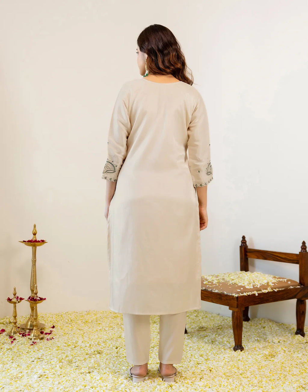 Skylee Shimmer Embroidered Straight 3 Piece Kurta Set For Woman