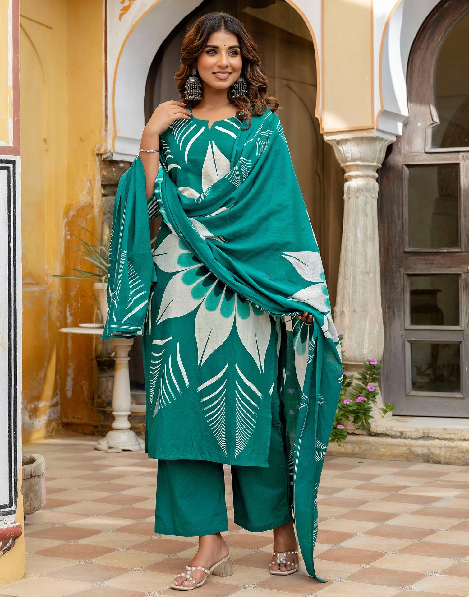 Skylee Cotton Printed Straight 3 Piece Kurta Set For Woman