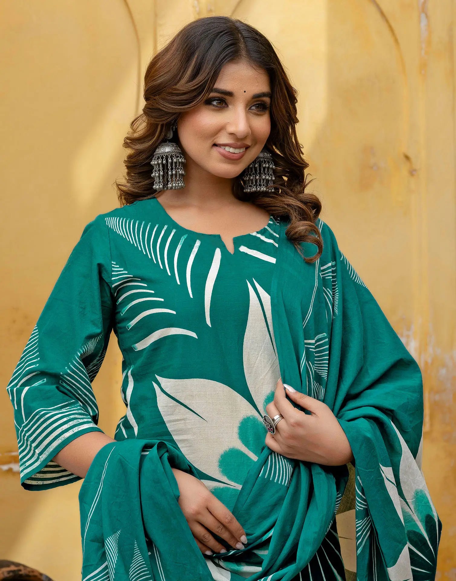 Skylee Cotton Printed Straight 3 Piece Kurta Set For Woman