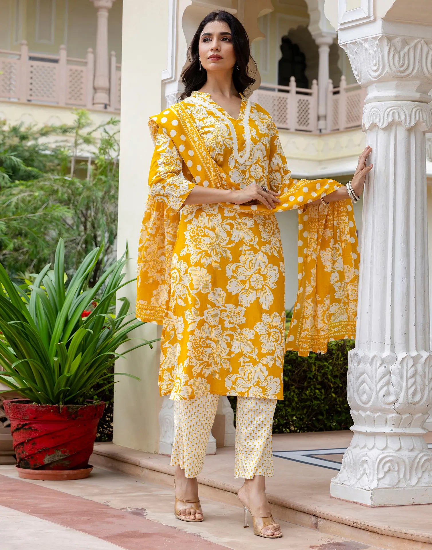Skylee Cotton Printed Straight 3 Piece Kurta Set For Woman