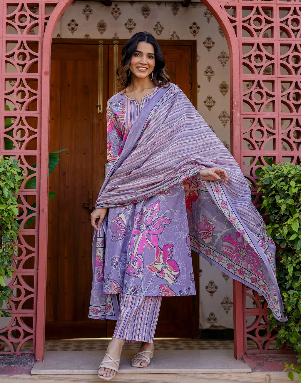 Skylee Cotton Printed Straight 3 Piece Kurta Set For Woman