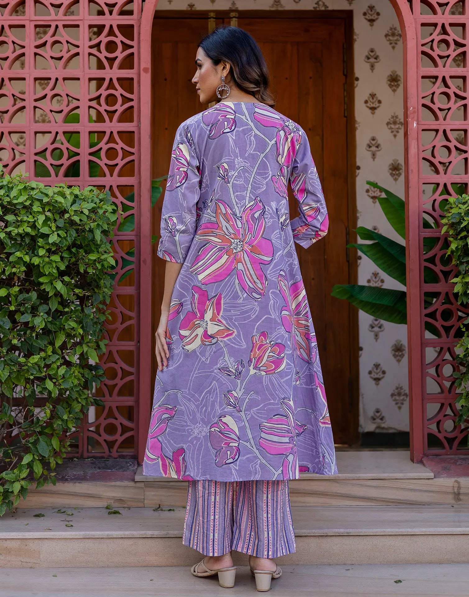 Skylee Cotton Printed Straight 3 Piece Kurta Set For Woman