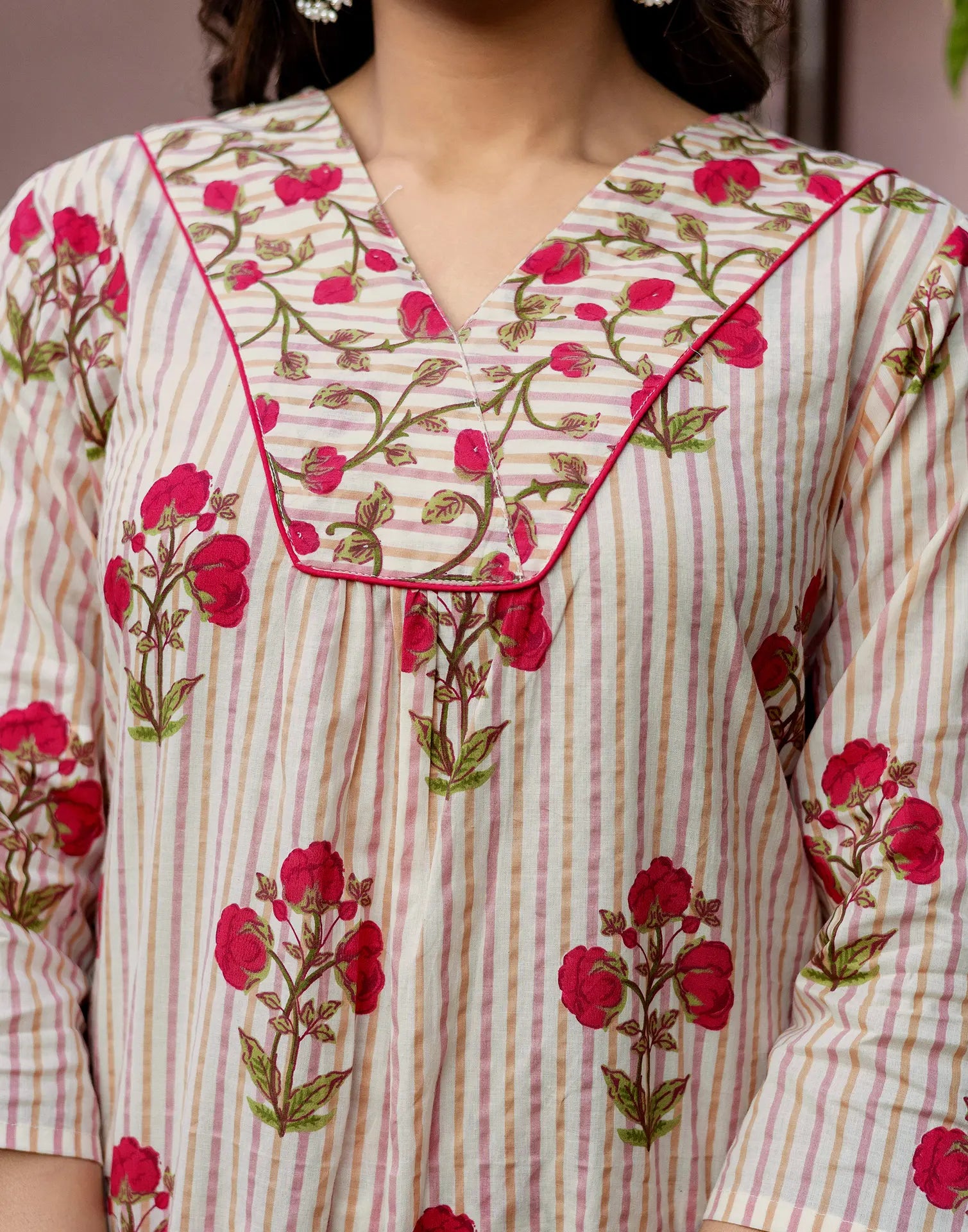 Skylee Cotton Printed Straight 3 Piece Kurta Set For Woman