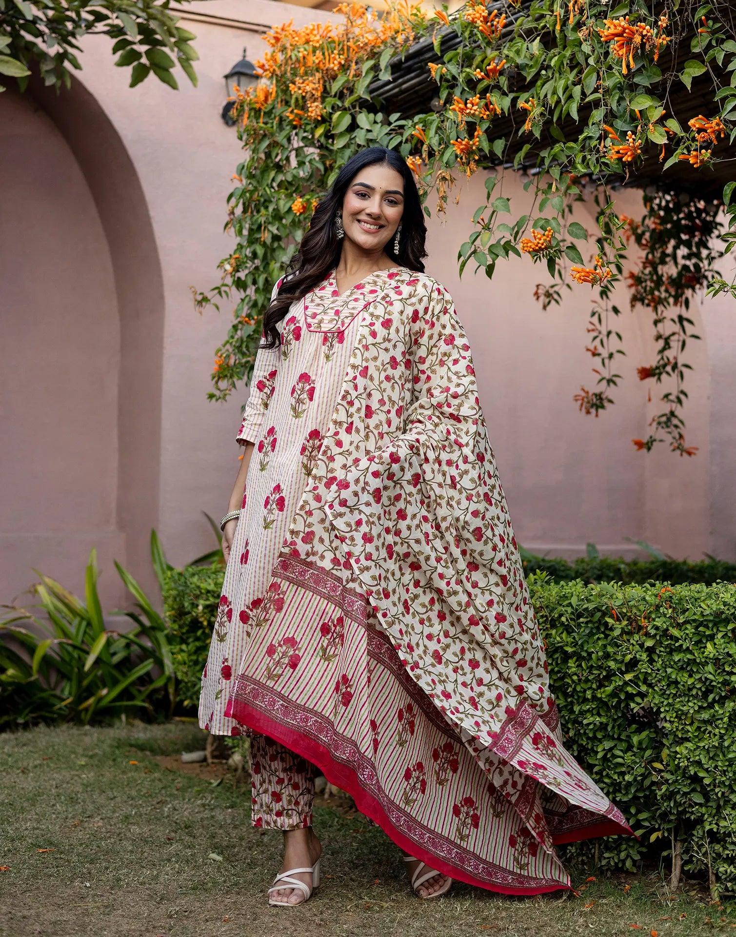 Skylee Cotton Printed Straight 3 Piece Kurta Set For Woman