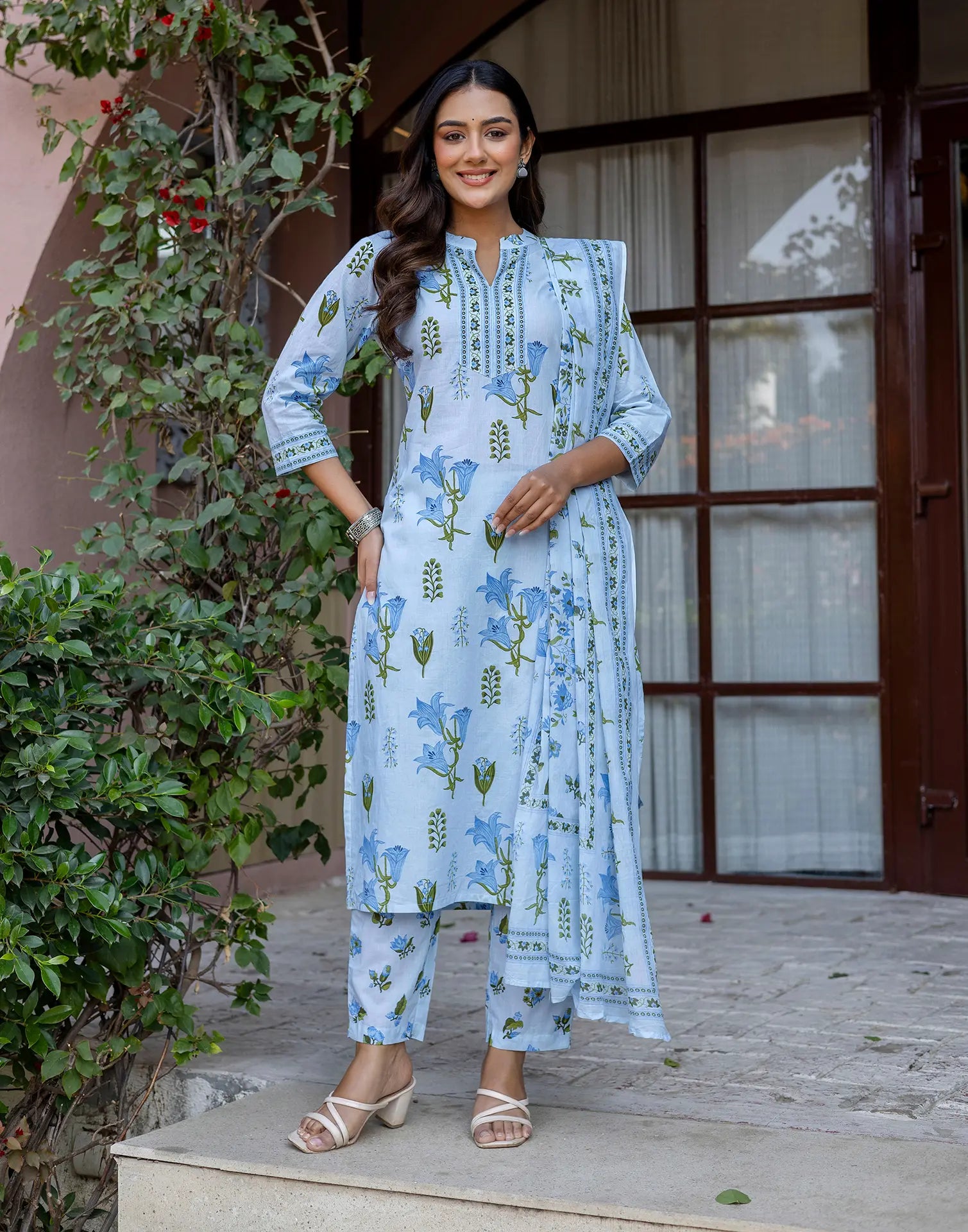 Skylee Cotton Printed Straight 3 Piece Kurta Set For Woman