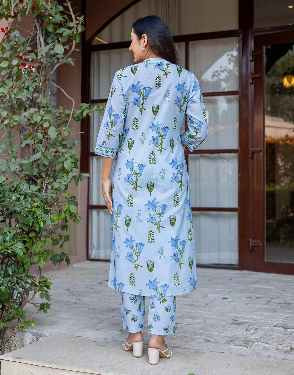 Skylee Cotton Printed Straight 3 Piece Kurta Set For Woman