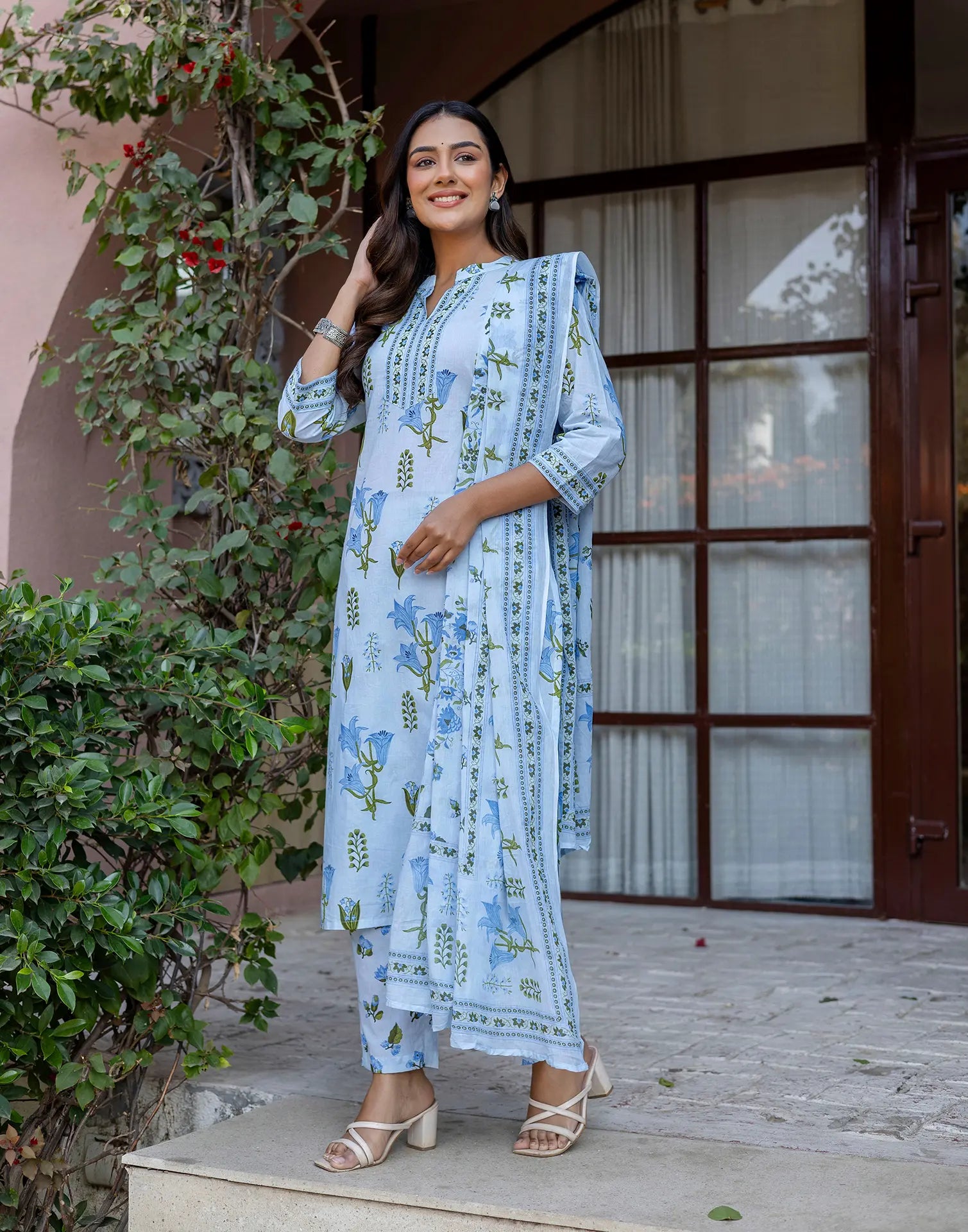 Skylee Cotton Printed Straight 3 Piece Kurta Set For Woman