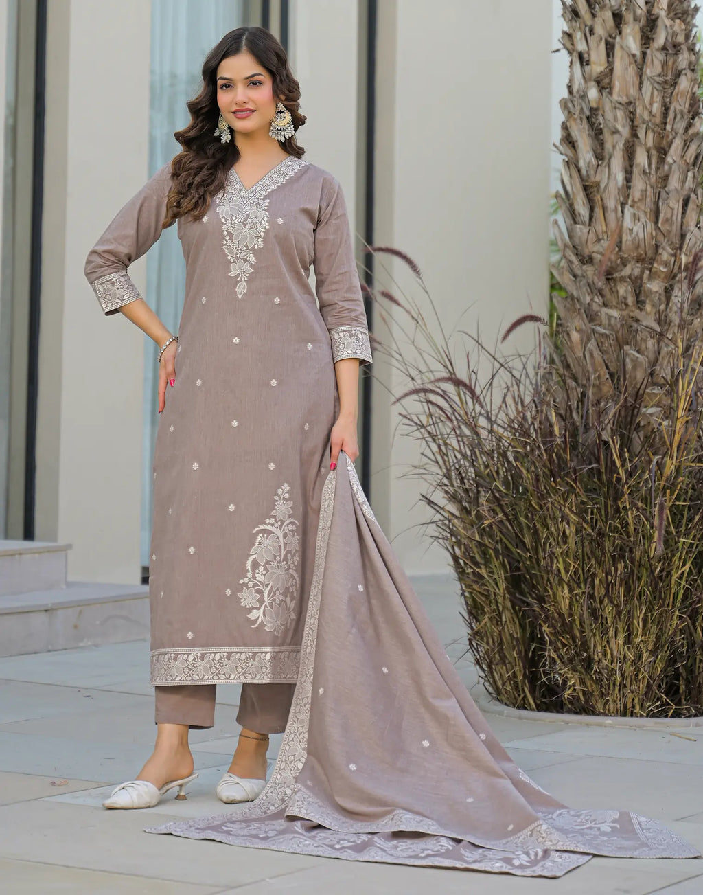 Skylee Cotton Woven Straight 3 Piece Kurta Set For Woman