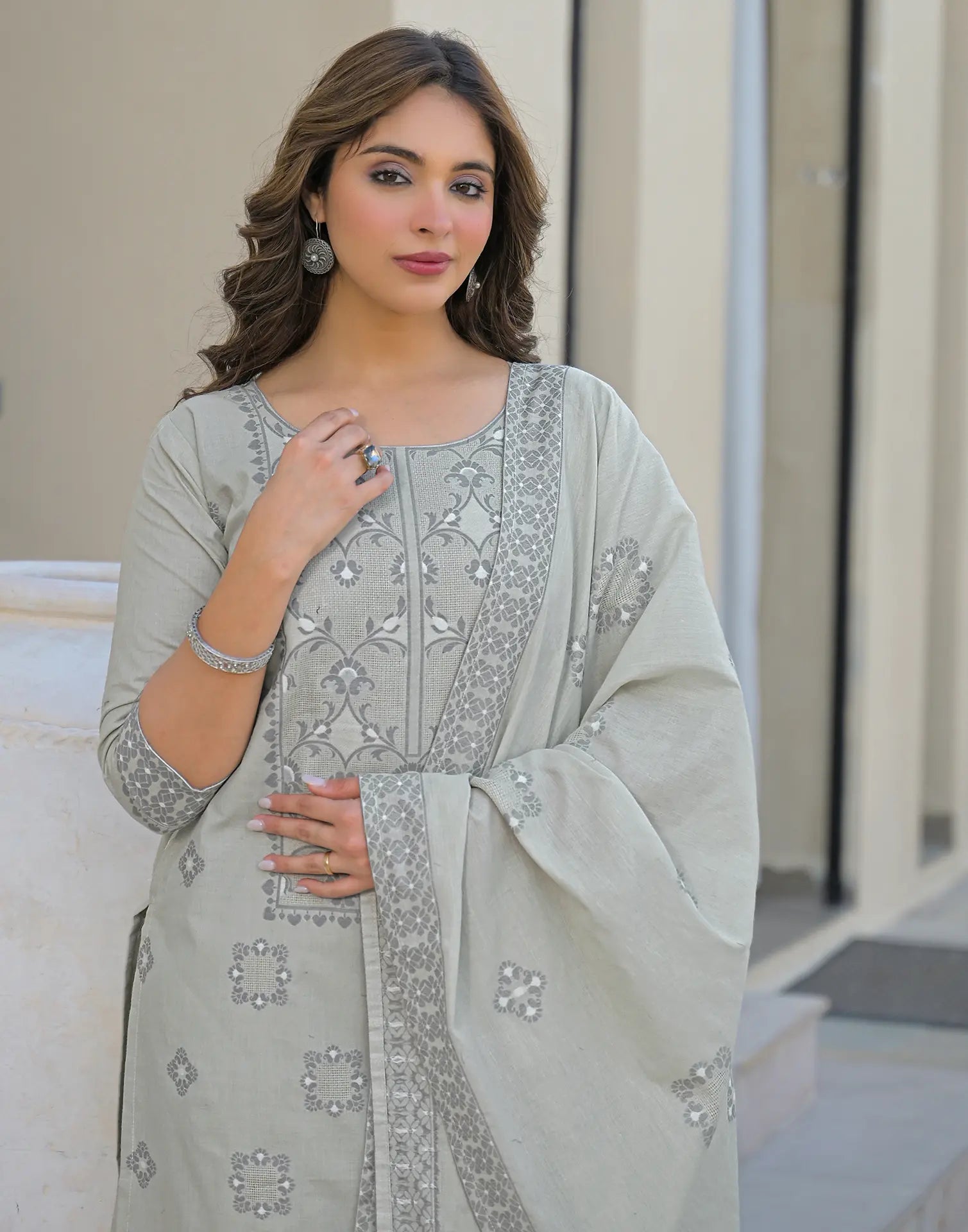 Skylee Cotton Woven Straight 3 Piece Kurta Set For Woman