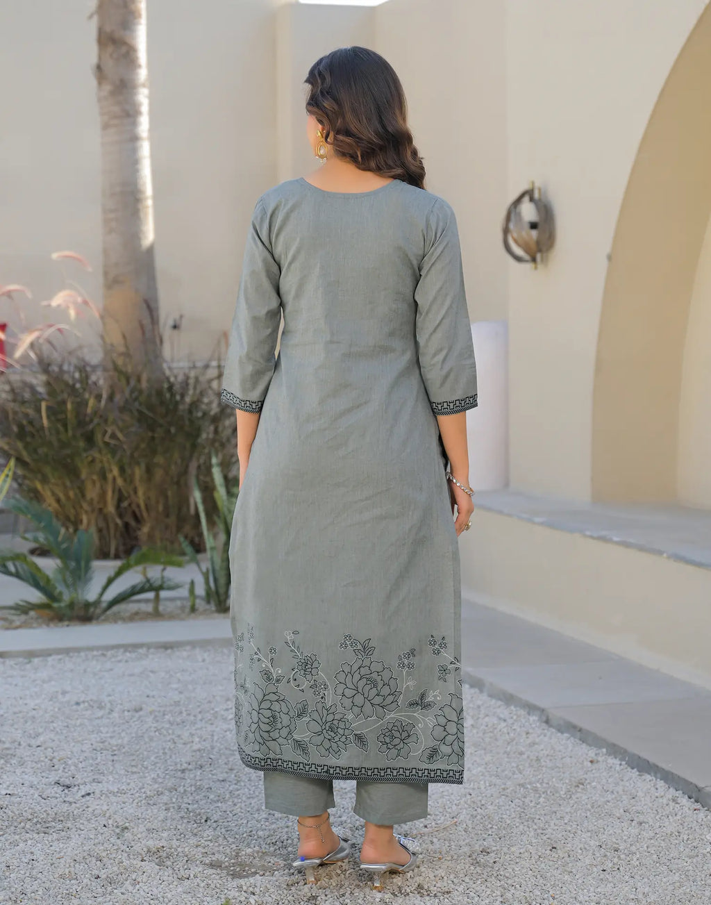 Skylee Cotton Woven Straight 3 Piece Kurta Set For Woman
