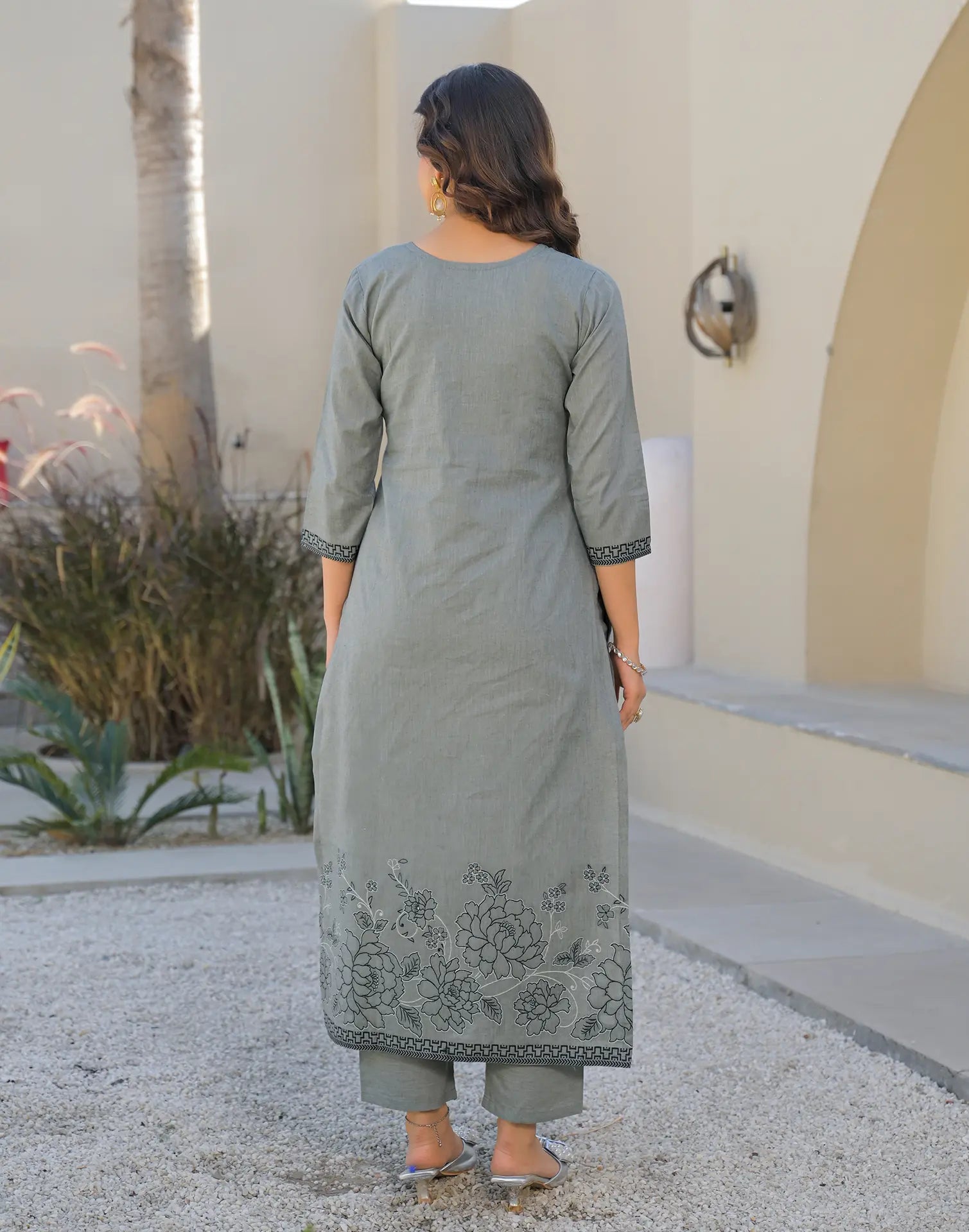 Skylee Cotton Woven Straight 3 Piece Kurta Set For Woman