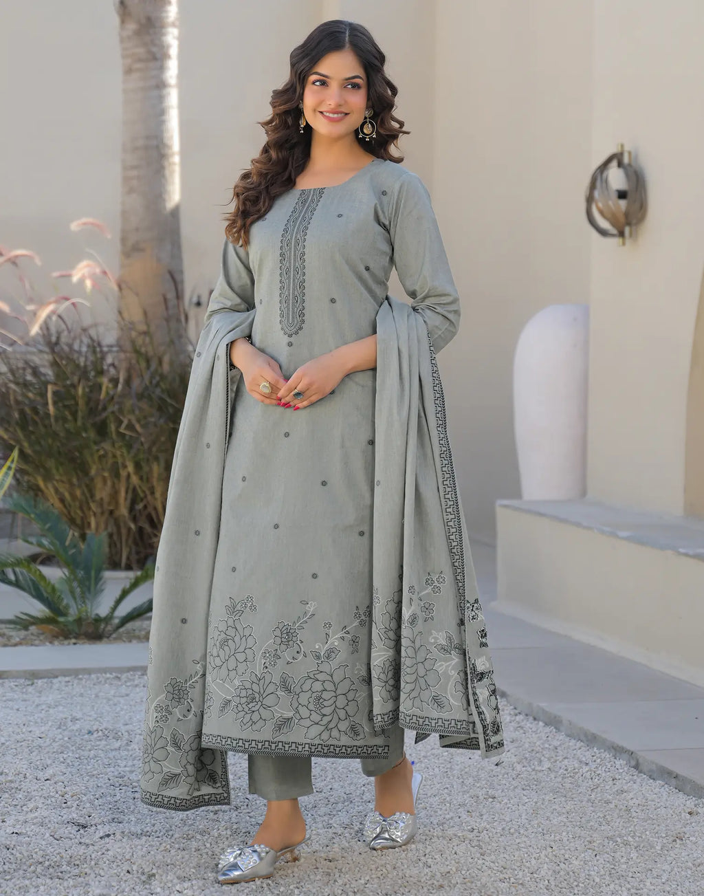 Skylee Cotton Woven Straight 3 Piece Kurta Set For Woman