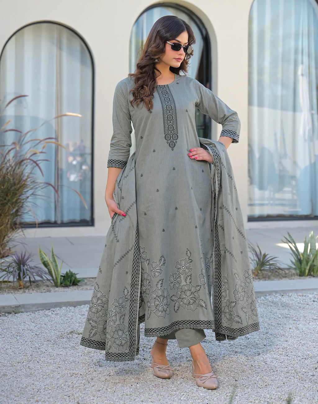 Skylee Cotton Woven Straight 3 Piece Kurta Set For Woman