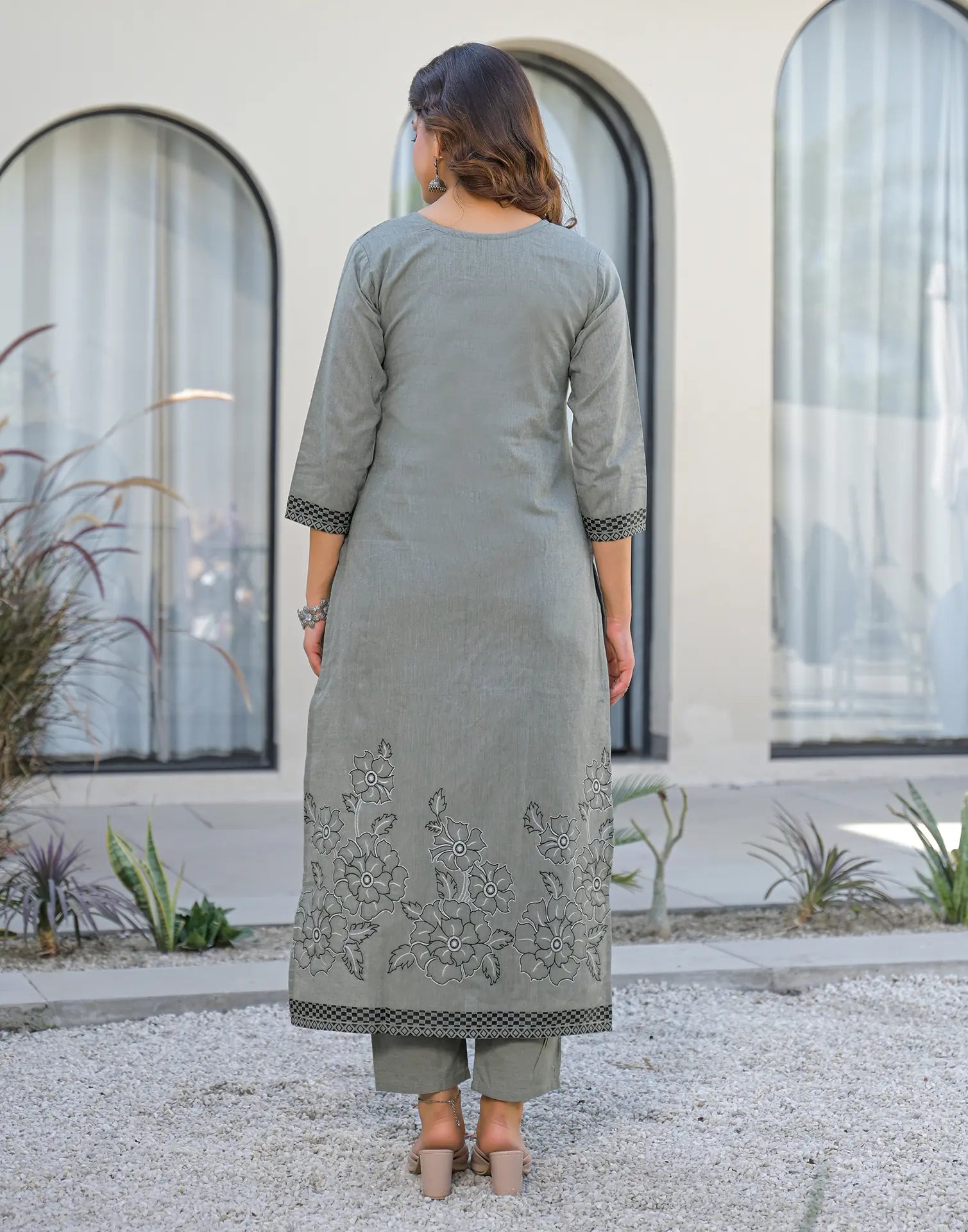 Skylee Cotton Woven Straight 3 Piece Kurta Set For Woman