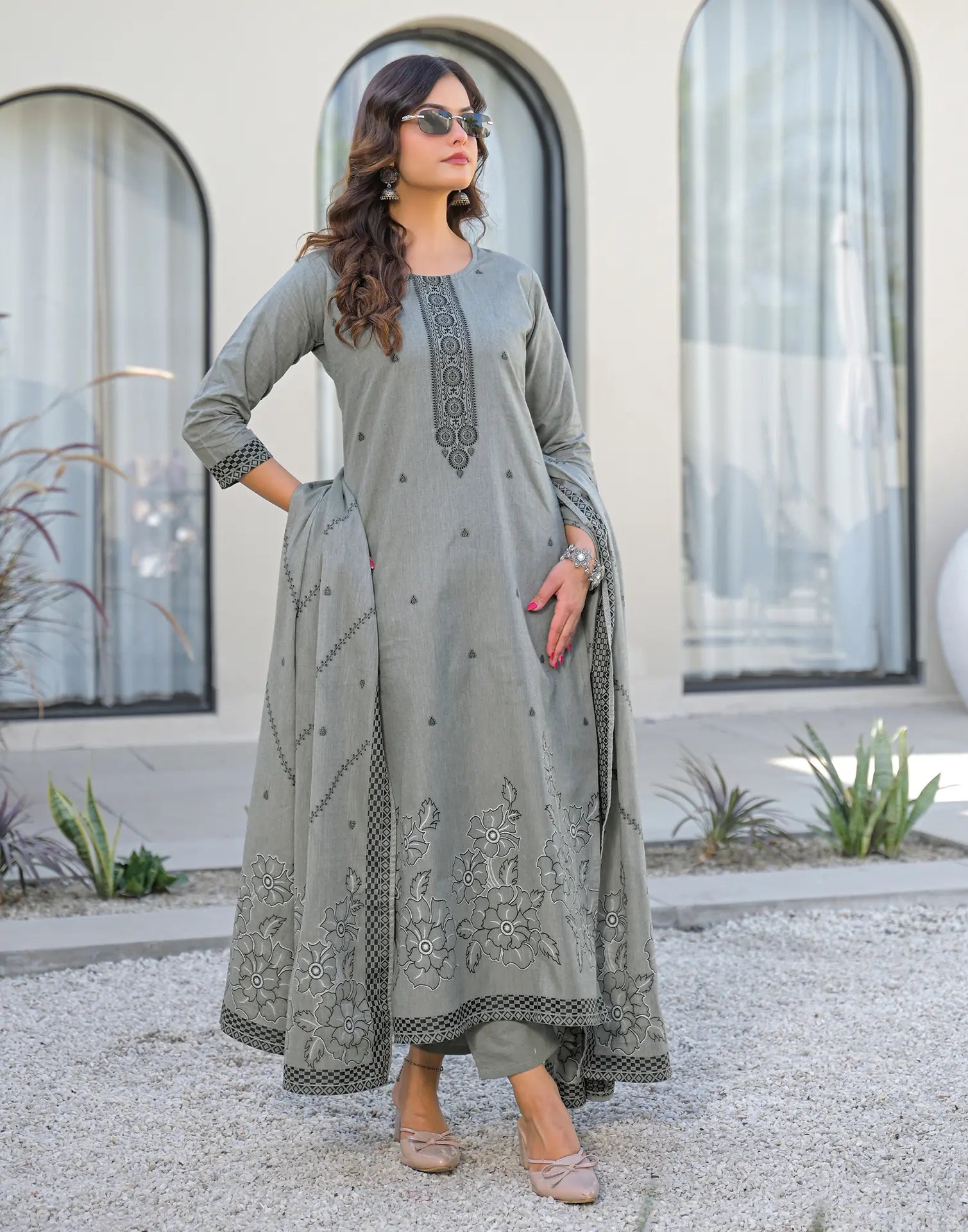 Skylee Cotton Woven Straight 3 Piece Kurta Set For Woman