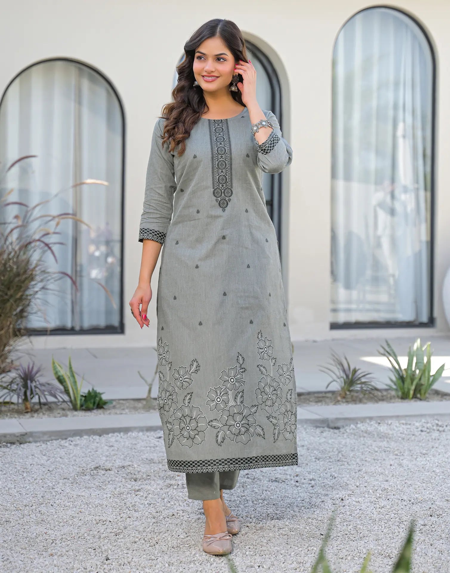 Skylee Cotton Woven Straight 3 Piece Kurta Set For Woman