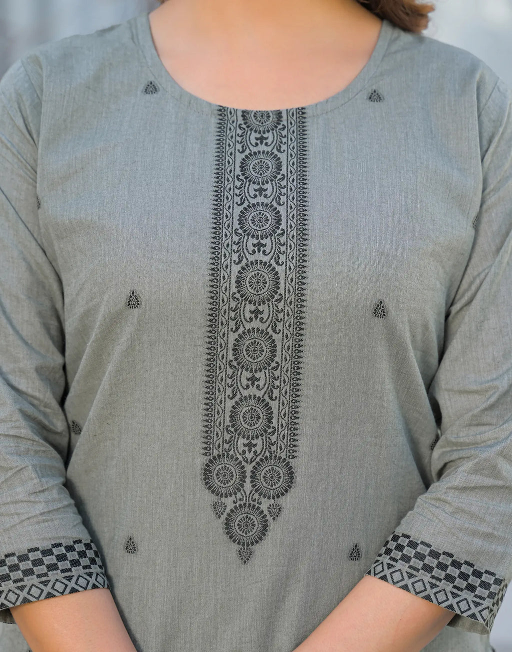 Skylee Cotton Woven Straight 3 Piece Kurta Set For Woman