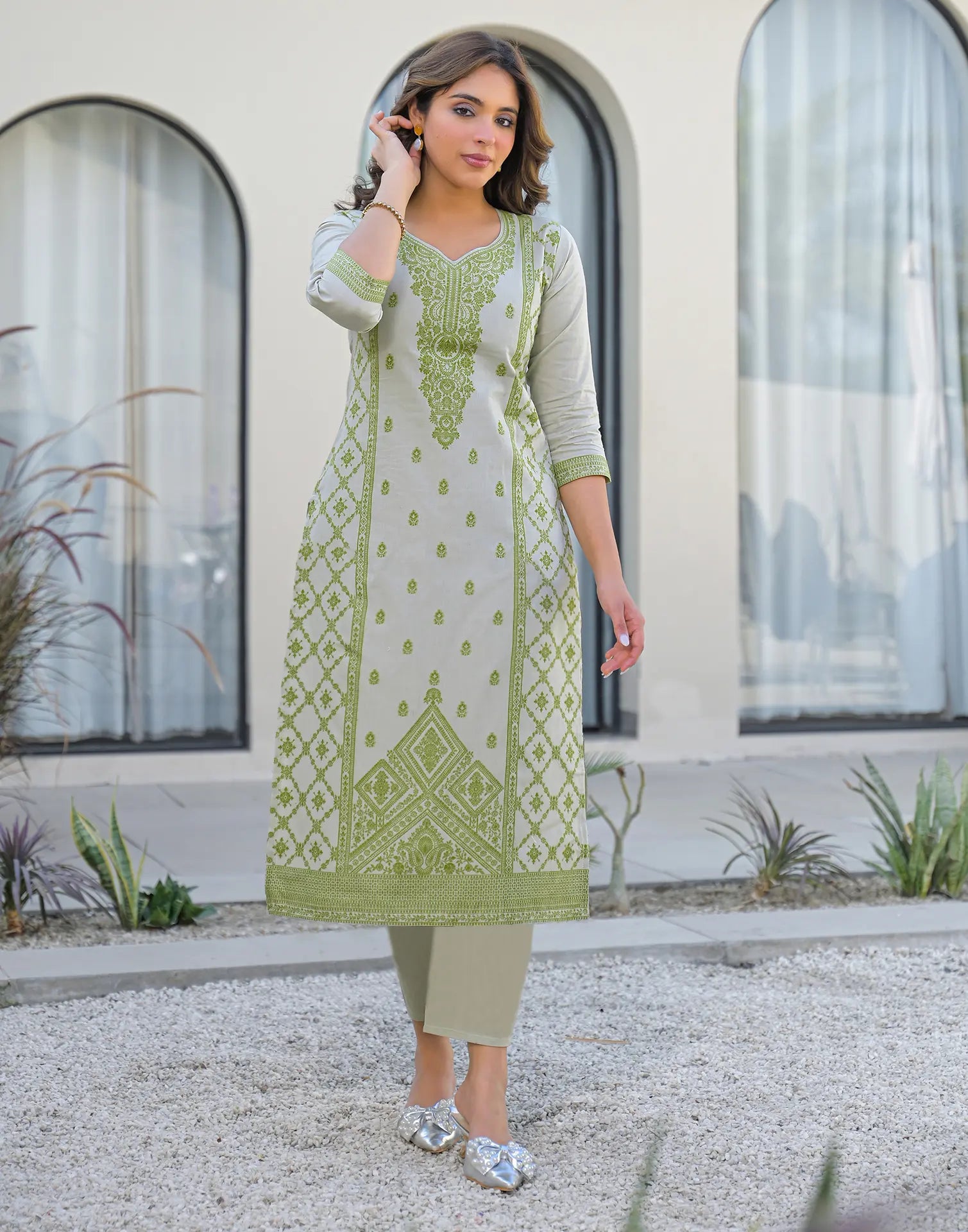 Skylee Cotton Woven Straight 3 Piece Kurta Set For Woman