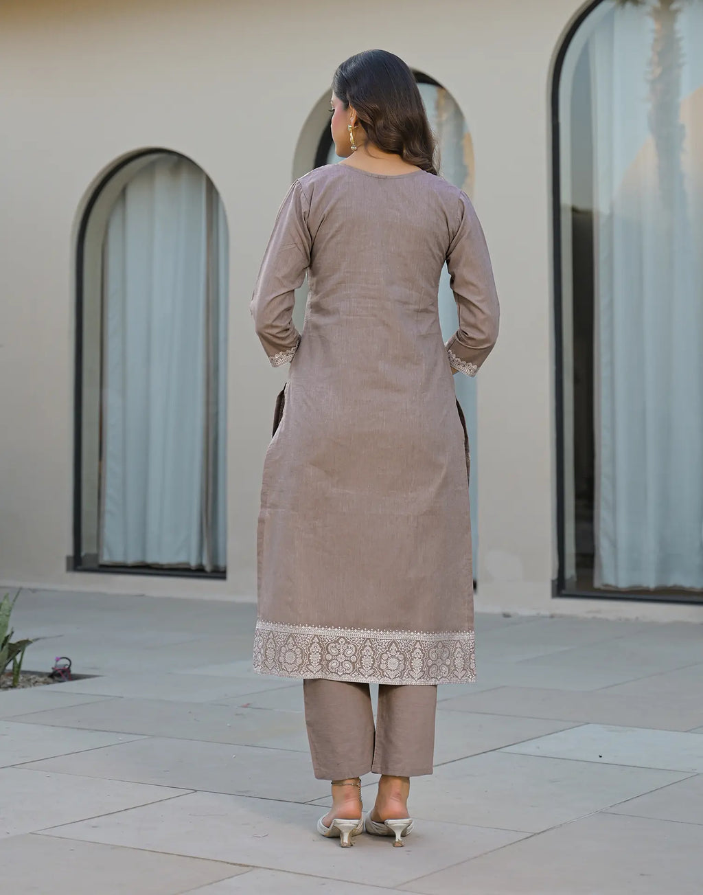 Skylee Cotton Woven Straight 3 Piece Kurta Set For Woman