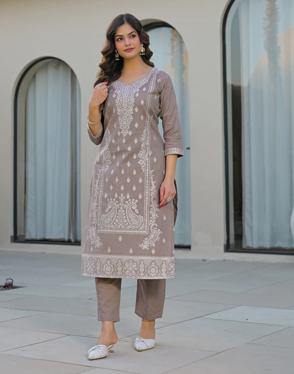 Skylee Cotton Woven Straight 3 Piece Kurta Set For Woman