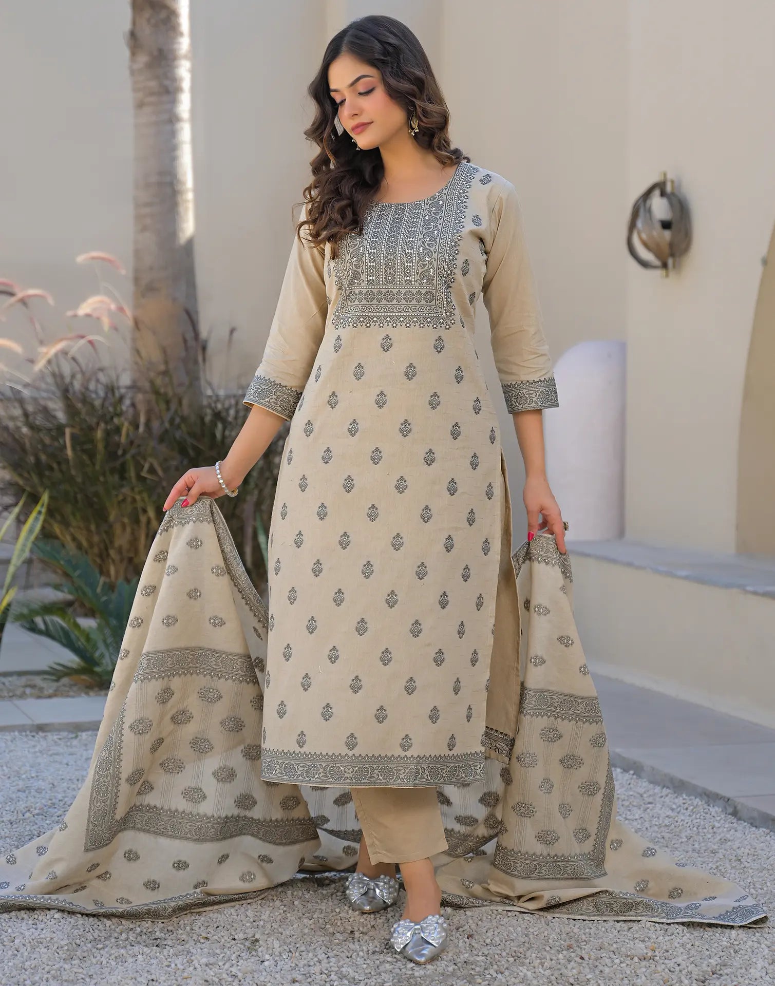 Skylee Cotton Woven Straight 3 Piece Kurta Set For Woman
