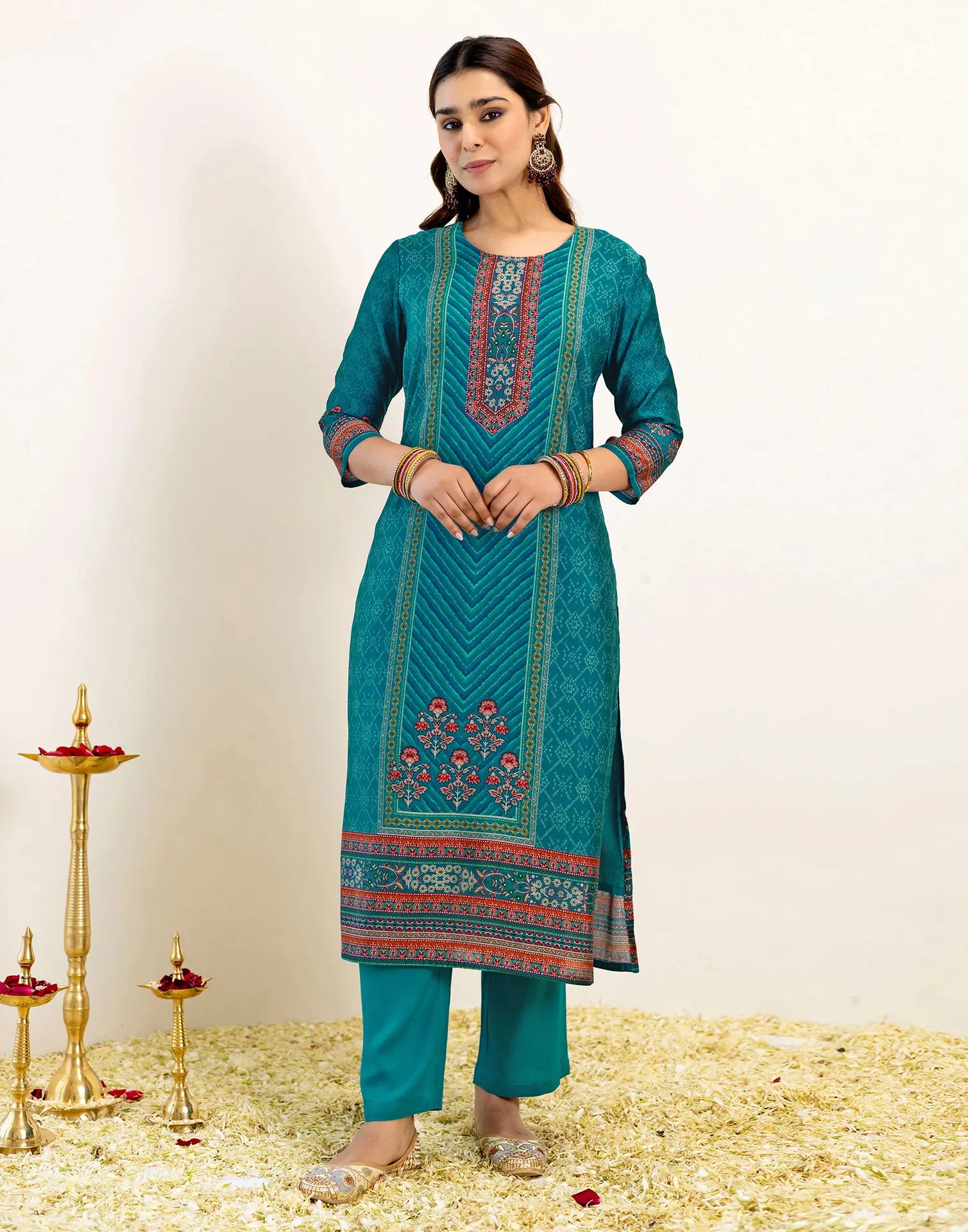Skylee Silk Printed Straight 3 Piece Kurta Set For Woman
