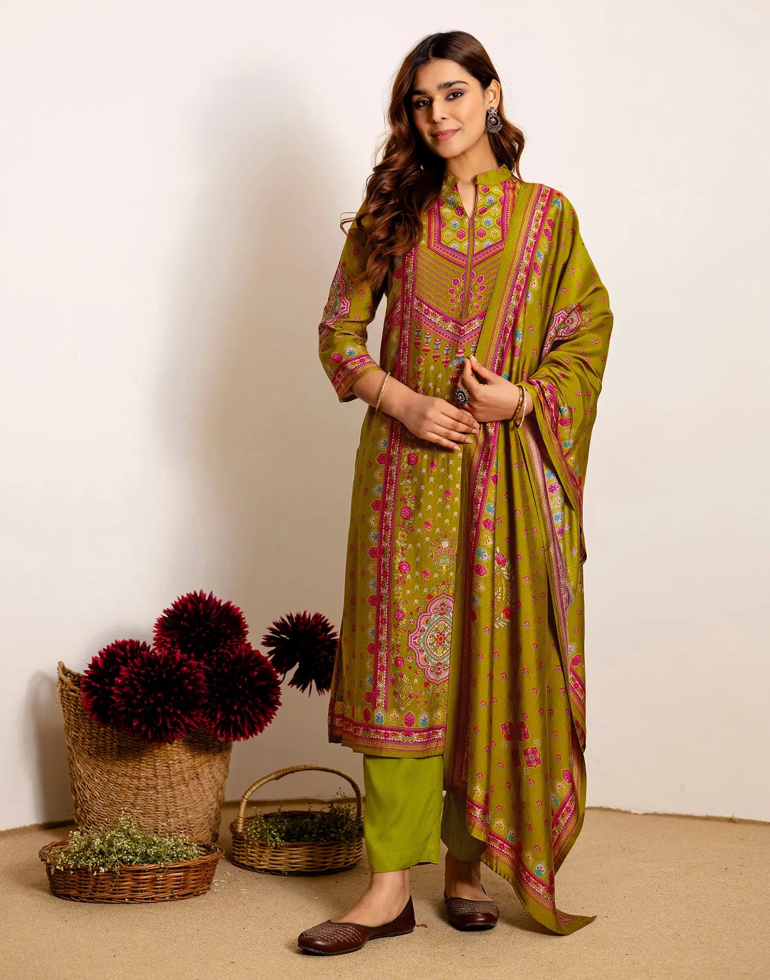 Skylee Silk Printed Straight 3 Piece Kurta Set For Woman