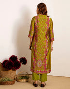 Skylee Silk Printed Straight 3 Piece Kurta Set For Woman