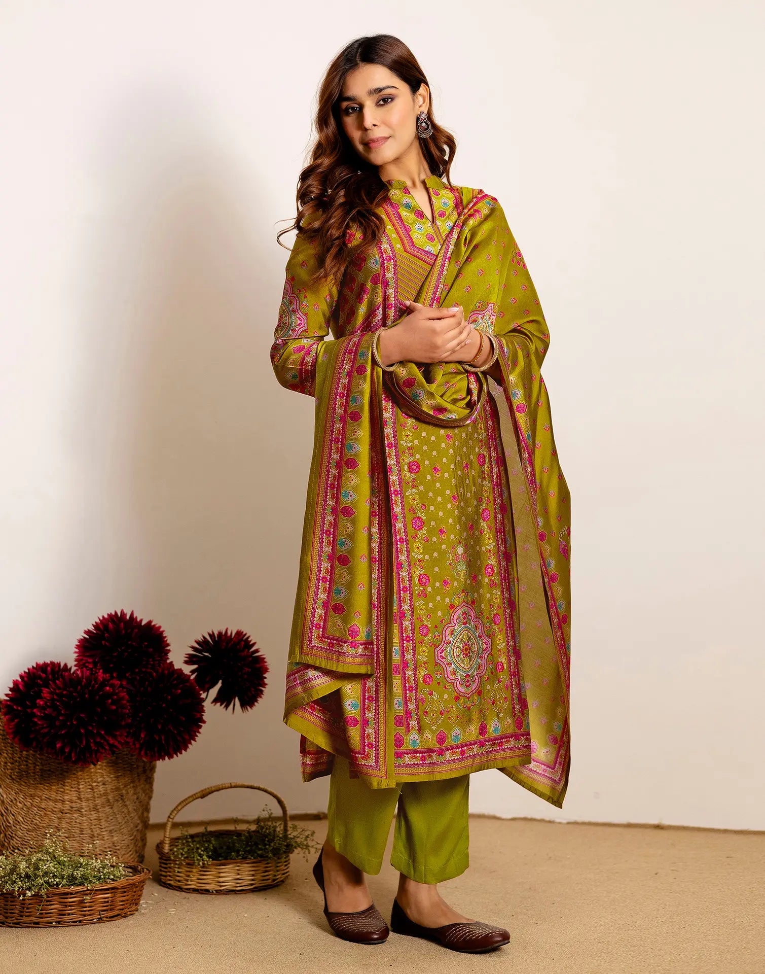 Skylee Silk Printed Straight 3 Piece Kurta Set For Woman