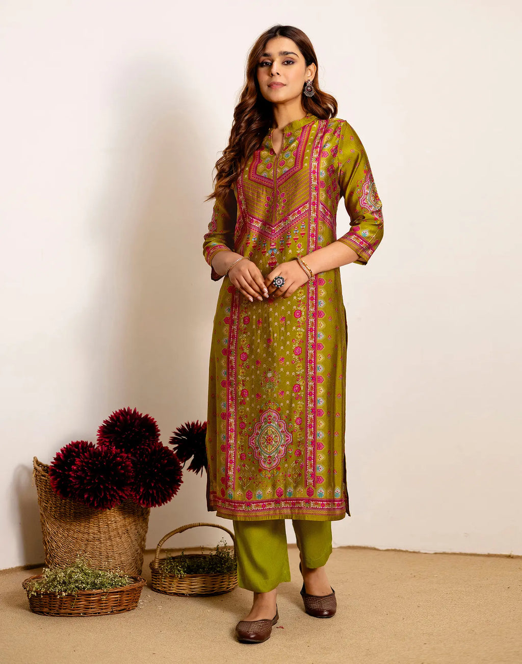 Skylee Silk Printed Straight 3 Piece Kurta Set For Woman