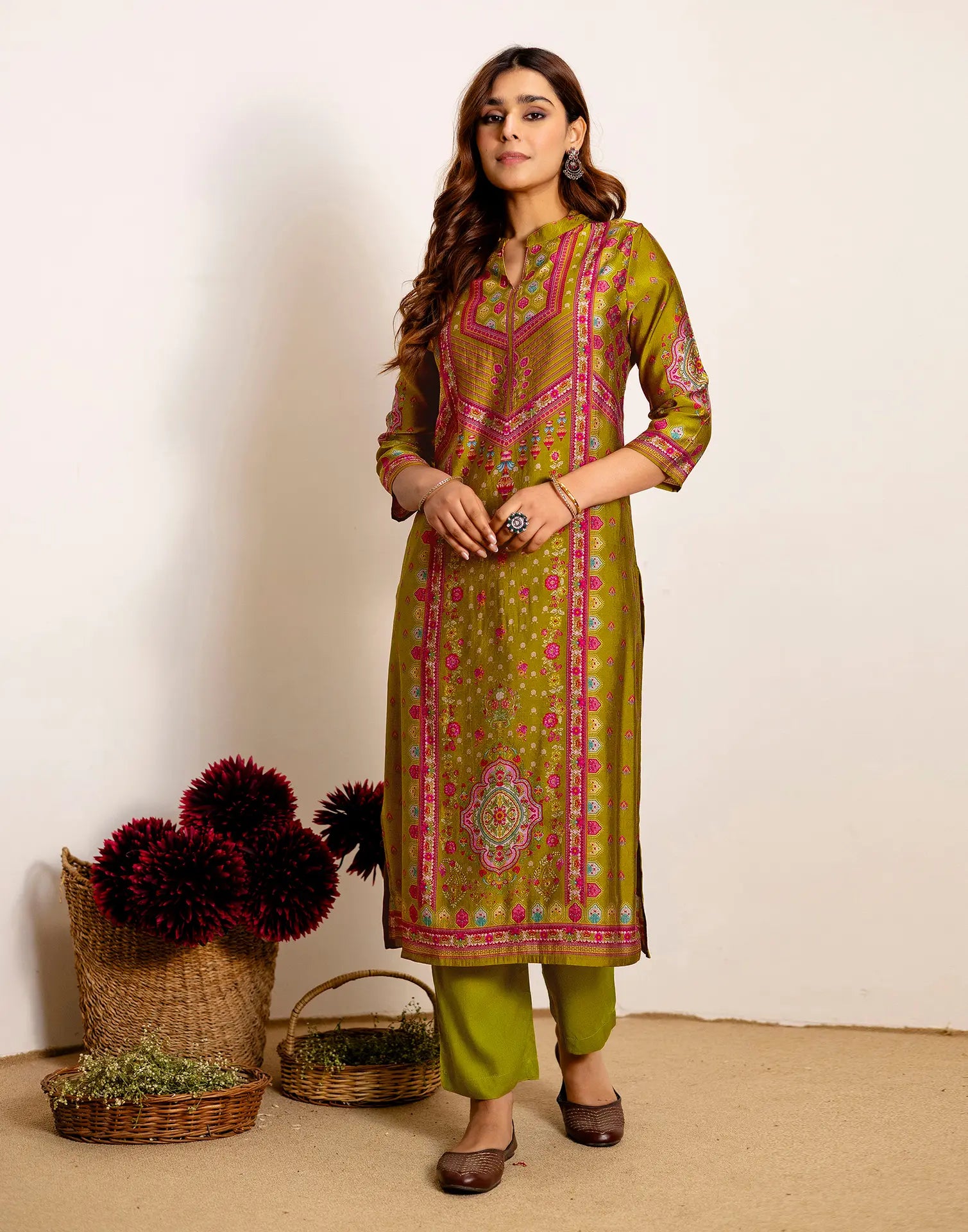Skylee Silk Printed Straight 3 Piece Kurta Set For Woman