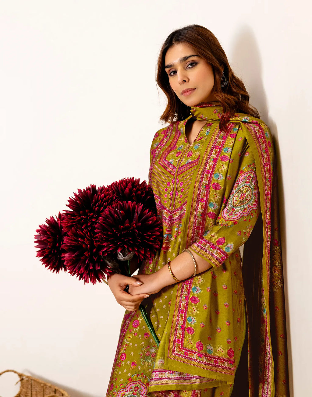 Skylee Silk Printed Straight 3 Piece Kurta Set For Woman