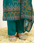 Skylee Silk Printed Straight 3 Piece Kurta Set For Woman