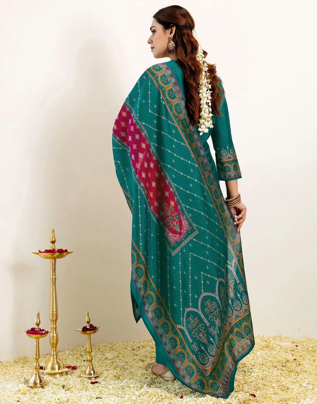 Skylee Silk Printed Straight 3 Piece Kurta Set For Woman