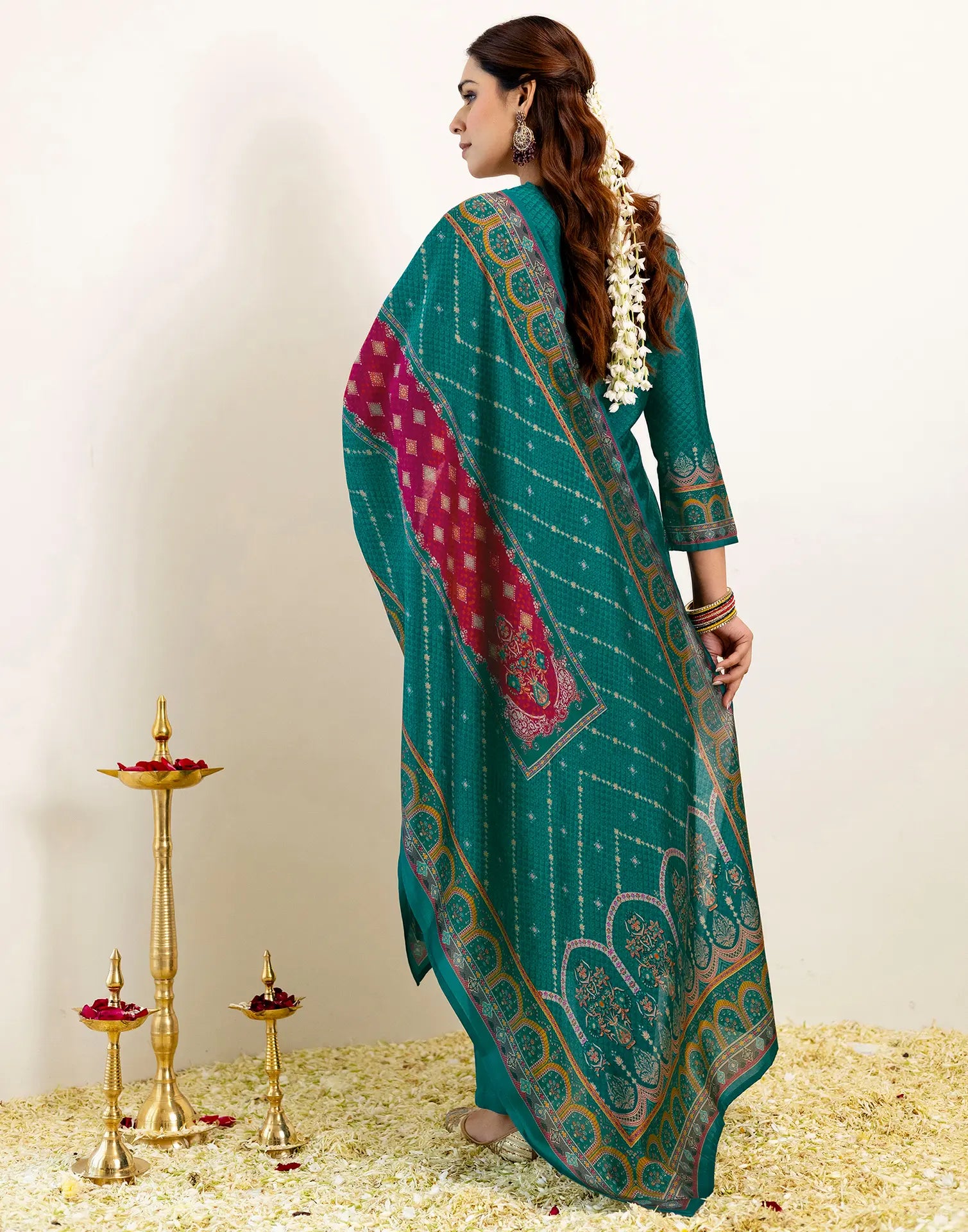 Skylee Silk Printed Straight 3 Piece Kurta Set For Woman