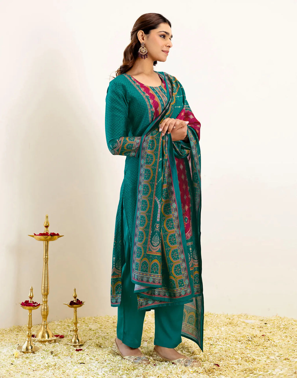 Skylee Silk Printed Straight 3 Piece Kurta Set For Woman