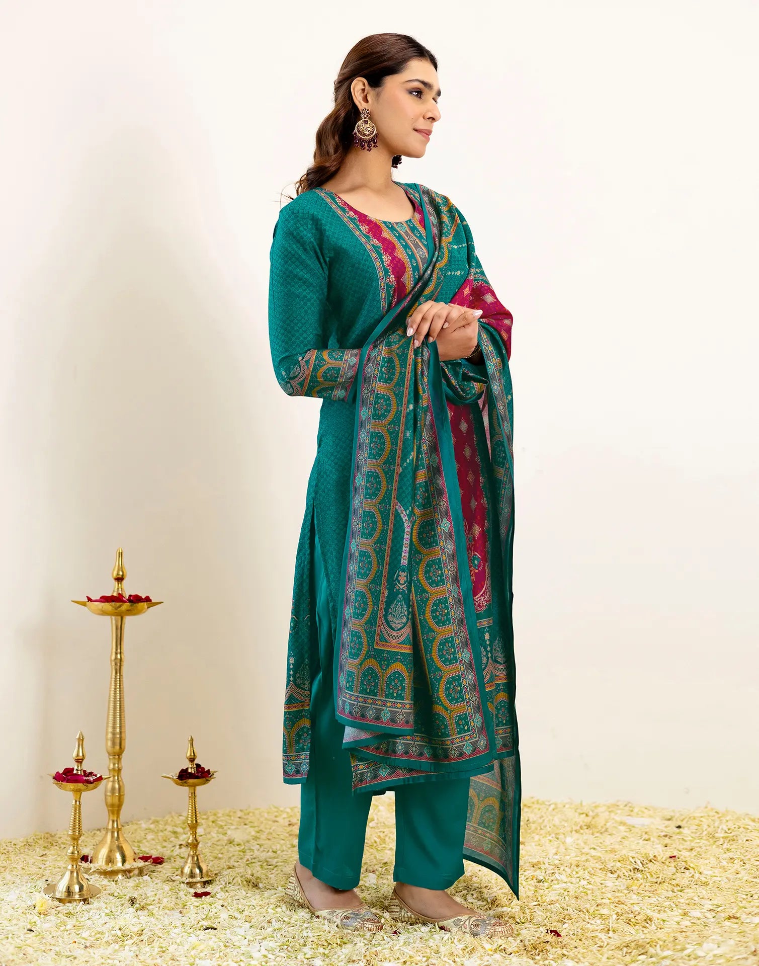 Skylee Silk Printed Straight 3 Piece Kurta Set For Woman