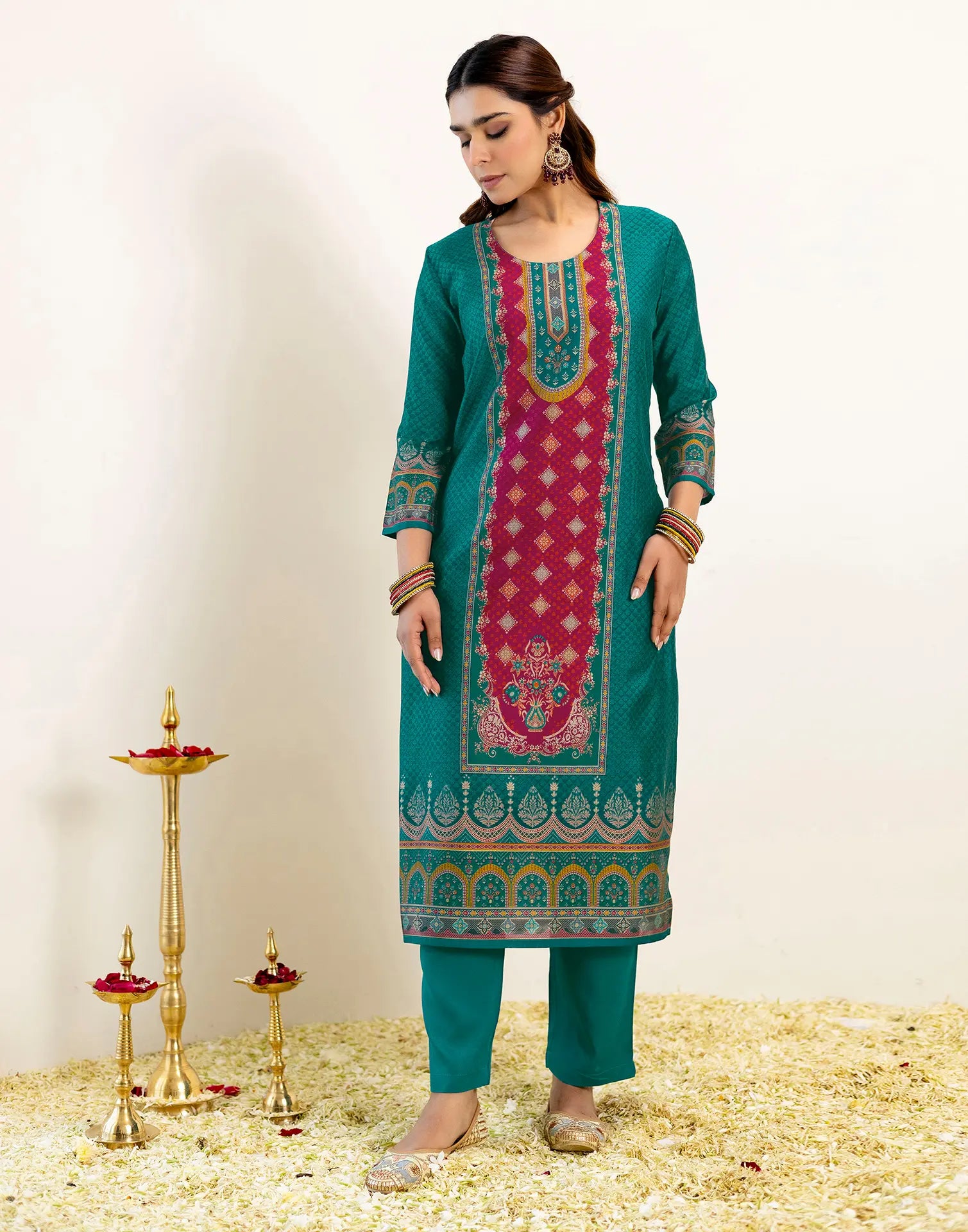 Skylee Silk Printed Straight 3 Piece Kurta Set For Woman