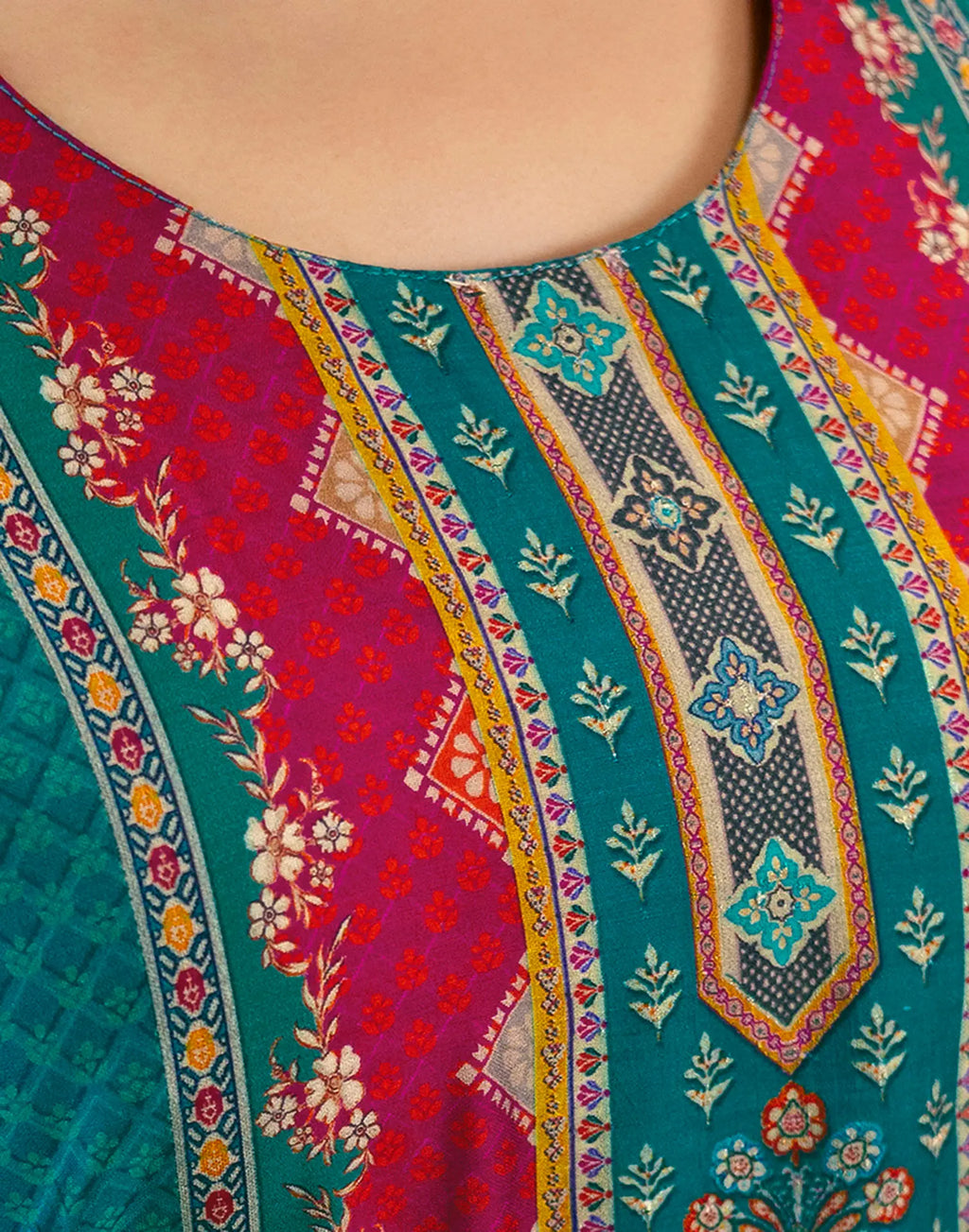 Skylee Silk Printed Straight 3 Piece Kurta Set For Woman