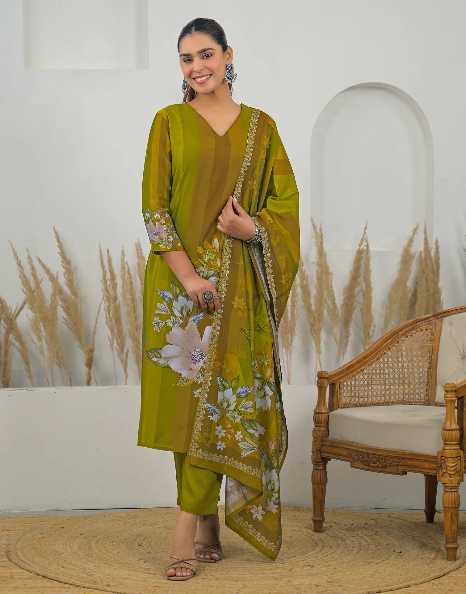 Skylee Silk Printed Straight 3 Piece Kurta Set For Woman