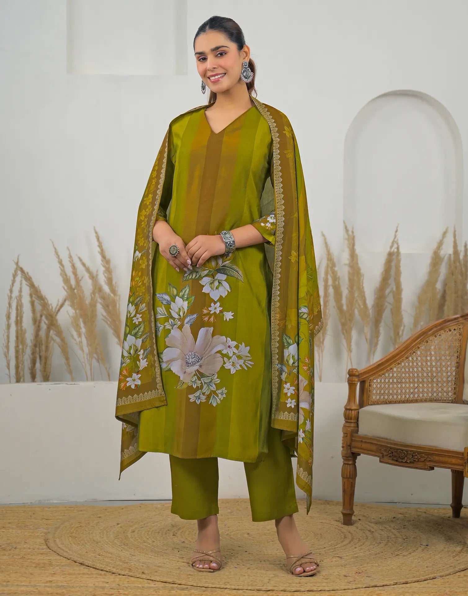 Skylee Silk Printed Straight 3 Piece Kurta Set For Woman