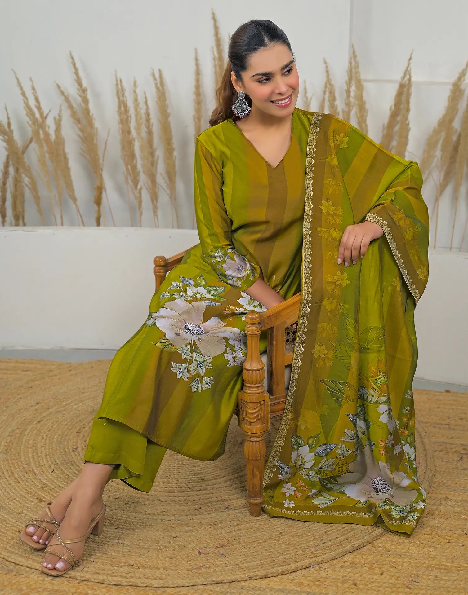 Skylee Silk Printed Straight 3 Piece Kurta Set For Woman