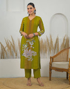Skylee Silk Printed Straight 3 Piece Kurta Set For Woman