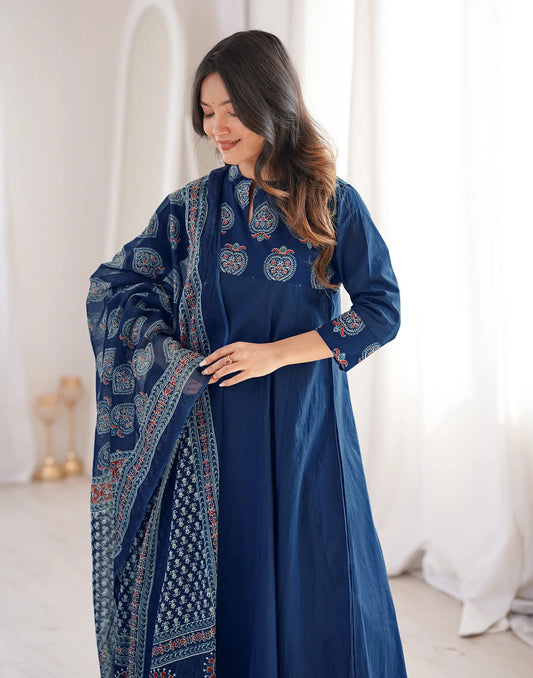Schiava Blue Mandarin Collar With Split Neck Printed Anarkali 3 Piece Kurta Set With Dupatta